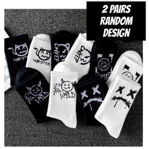 🍒🍒 2 Pairs Random Design of Graffiti Ankle Socks